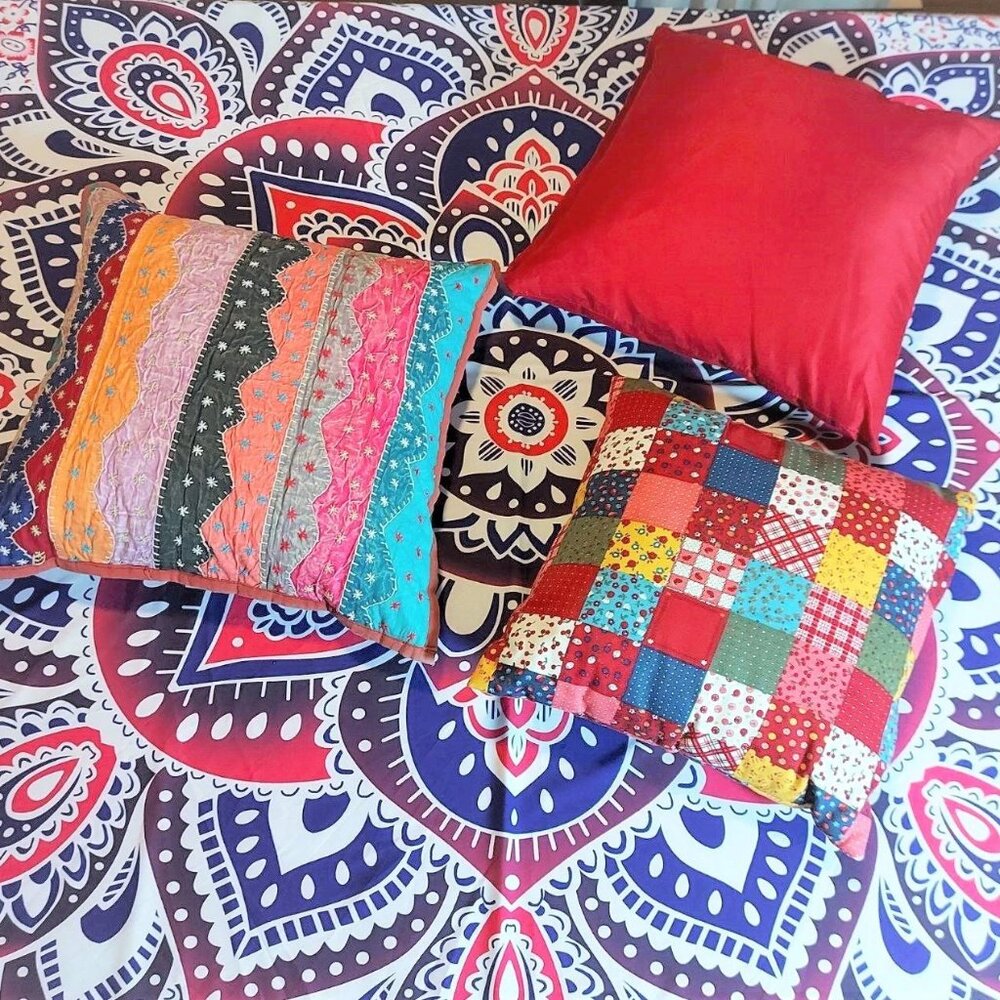 BSM - Handmade BED SPREAD 3X PILLOWS Wall Tapestry COUCH COVER Chair Coverr